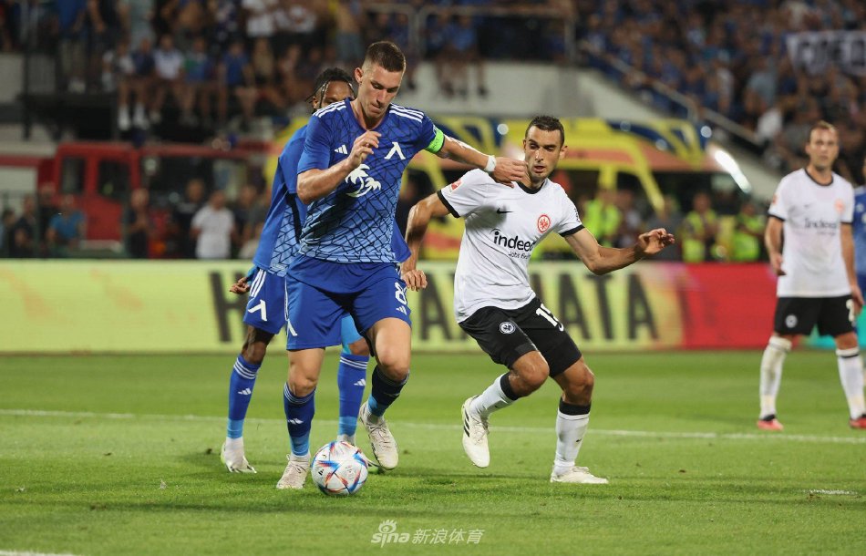 展示出高难 展示出高难